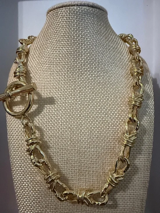 Chunky Goldtone Toggle Chain Link Necklace - Picture 7 of 7